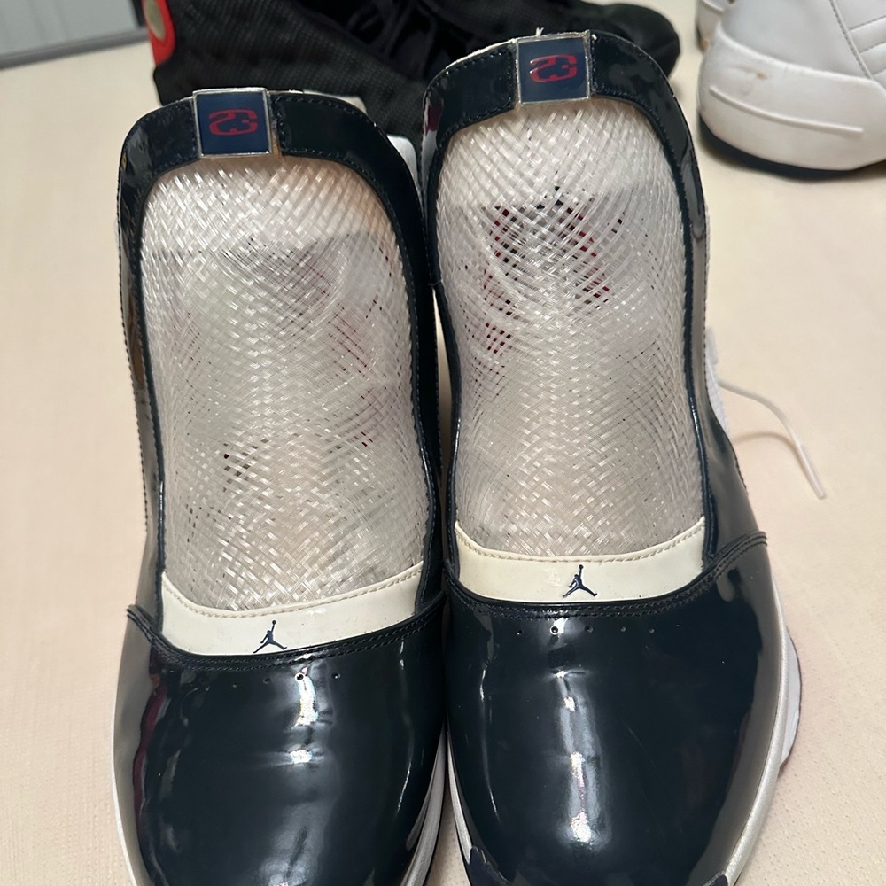Jordan’s men’s size 9